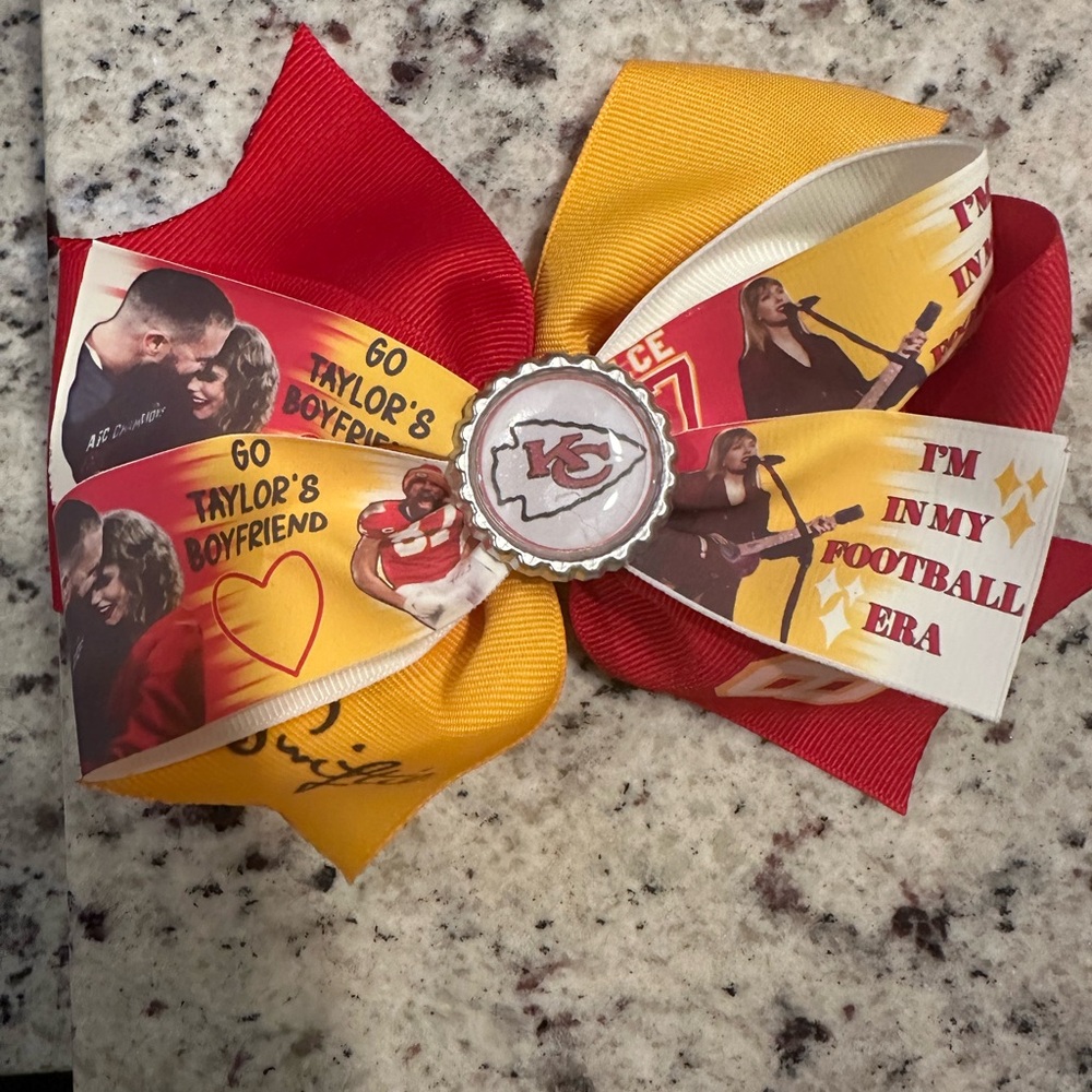 Taylor swift hair bow